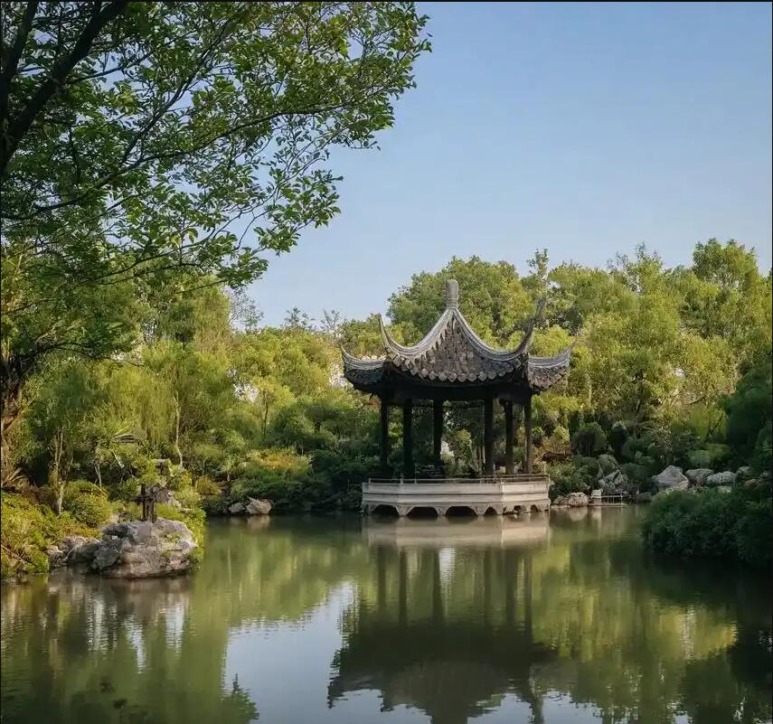 鹤峰县从容土建有限公司